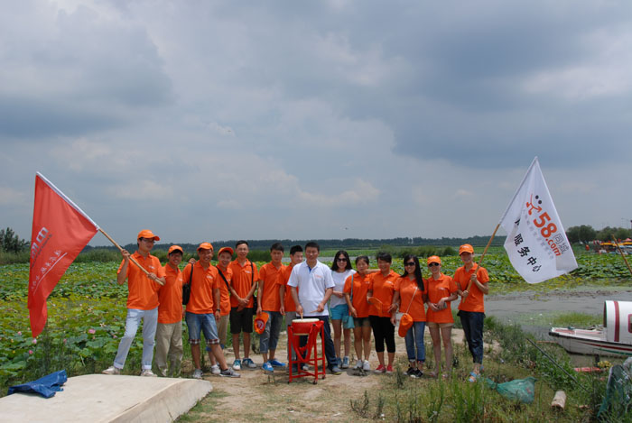 ��ɫ���e���ف�һ����Ӱ